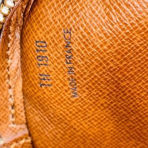 Loui Vuitton Marly Bandolier Cross Body